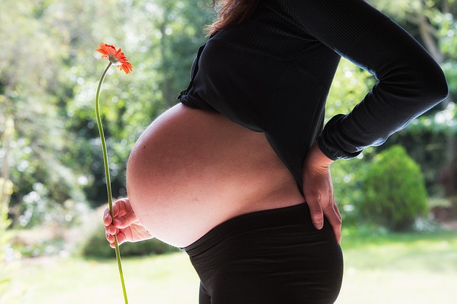 Karmisz piersią? Do tego jeszcze zadbaj o niemowlę kompleksowo i rozszerzaj dietę zdrowo!